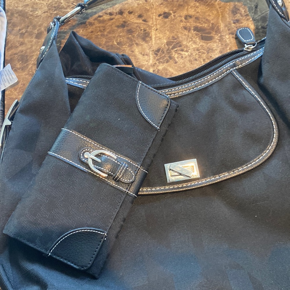 Black NYC handbag with matching wallet